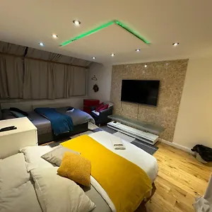 Cozy Near Londres